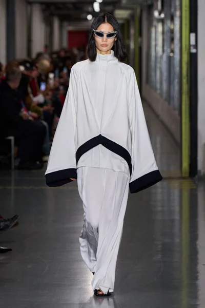 Look 14